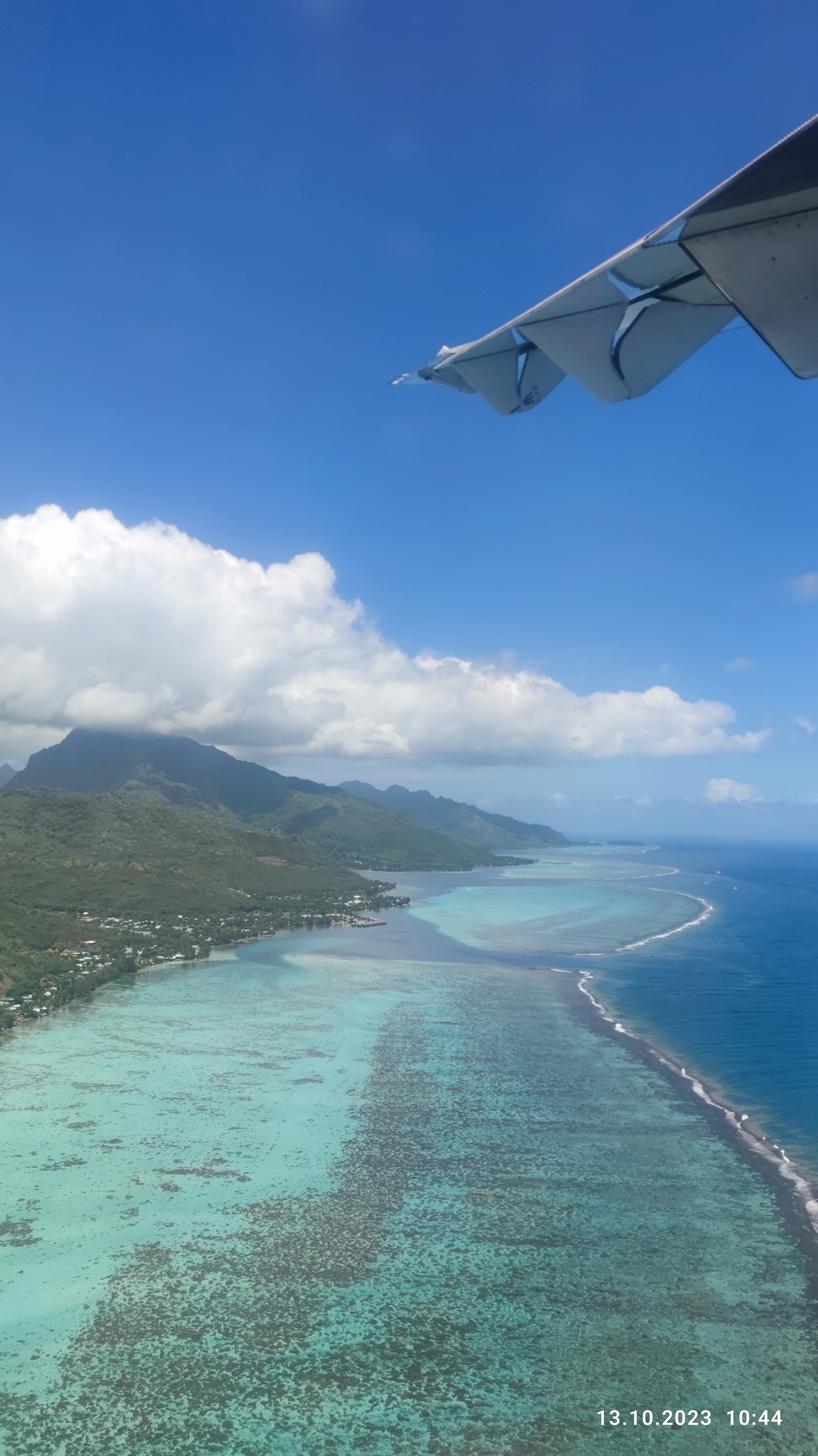 pohled z letadla na Moorea